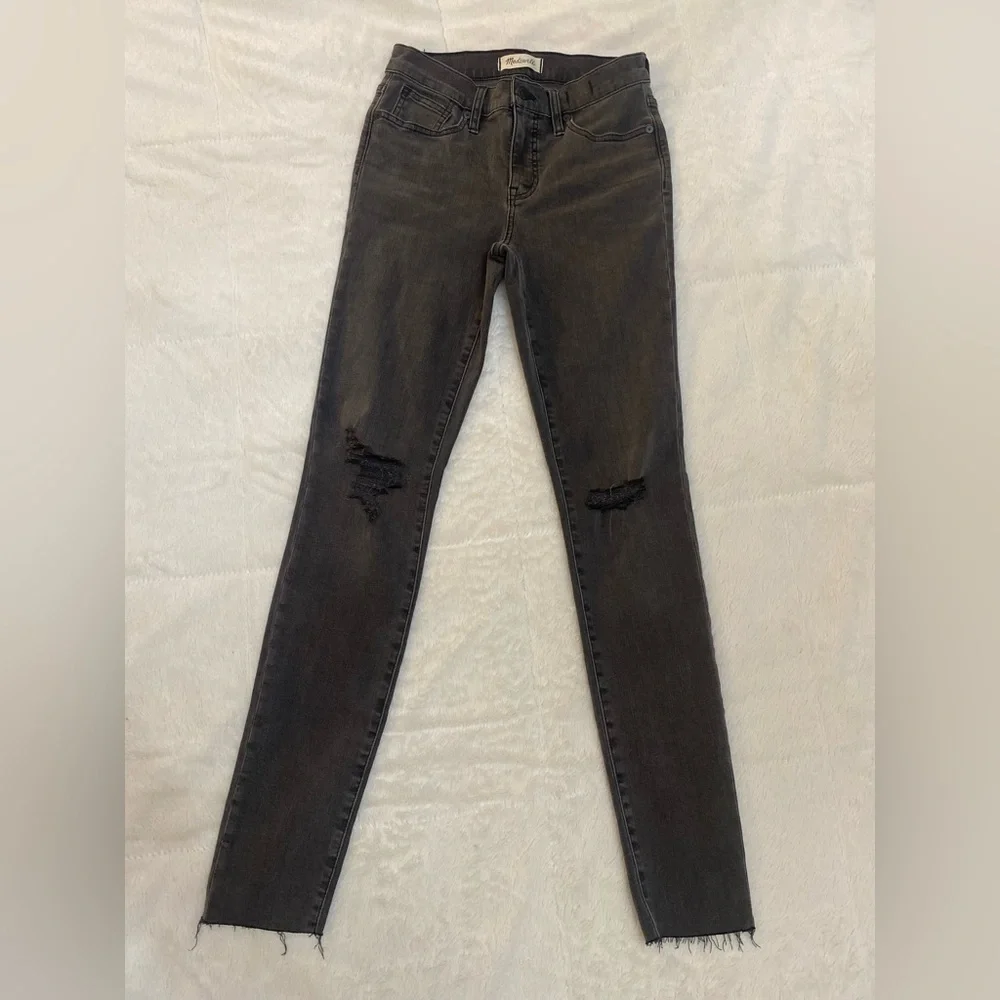 🖤 Madewell 9” Mid-Rise Skinny Jeans in Black - Distressed - Raw Hem
